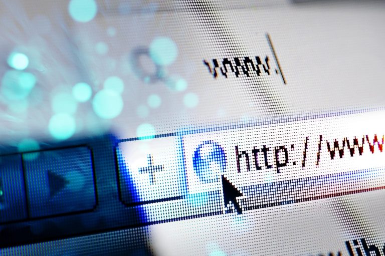 browser computer ready read website that start with www